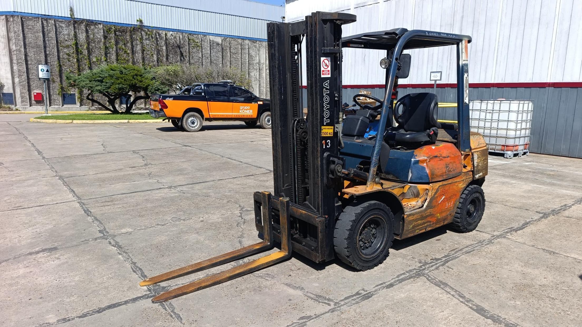 AUTOELEVADOR TOYOTA 607FD25, Año: 2006, Cantidad: 1 unidad, Condición: usado. LOC: SAN FERNANDO, provincia de Buenos Aires