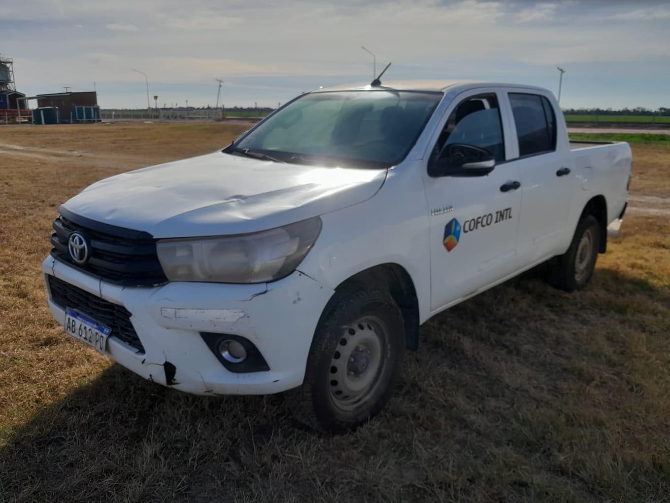 TOYOTA PICK-UP HILUX 4X2 D/C DX 2.4 TDI 6 M/T, Año 2017. DOM: AB612PD. Ubicación: Itin, provincia de Chaco