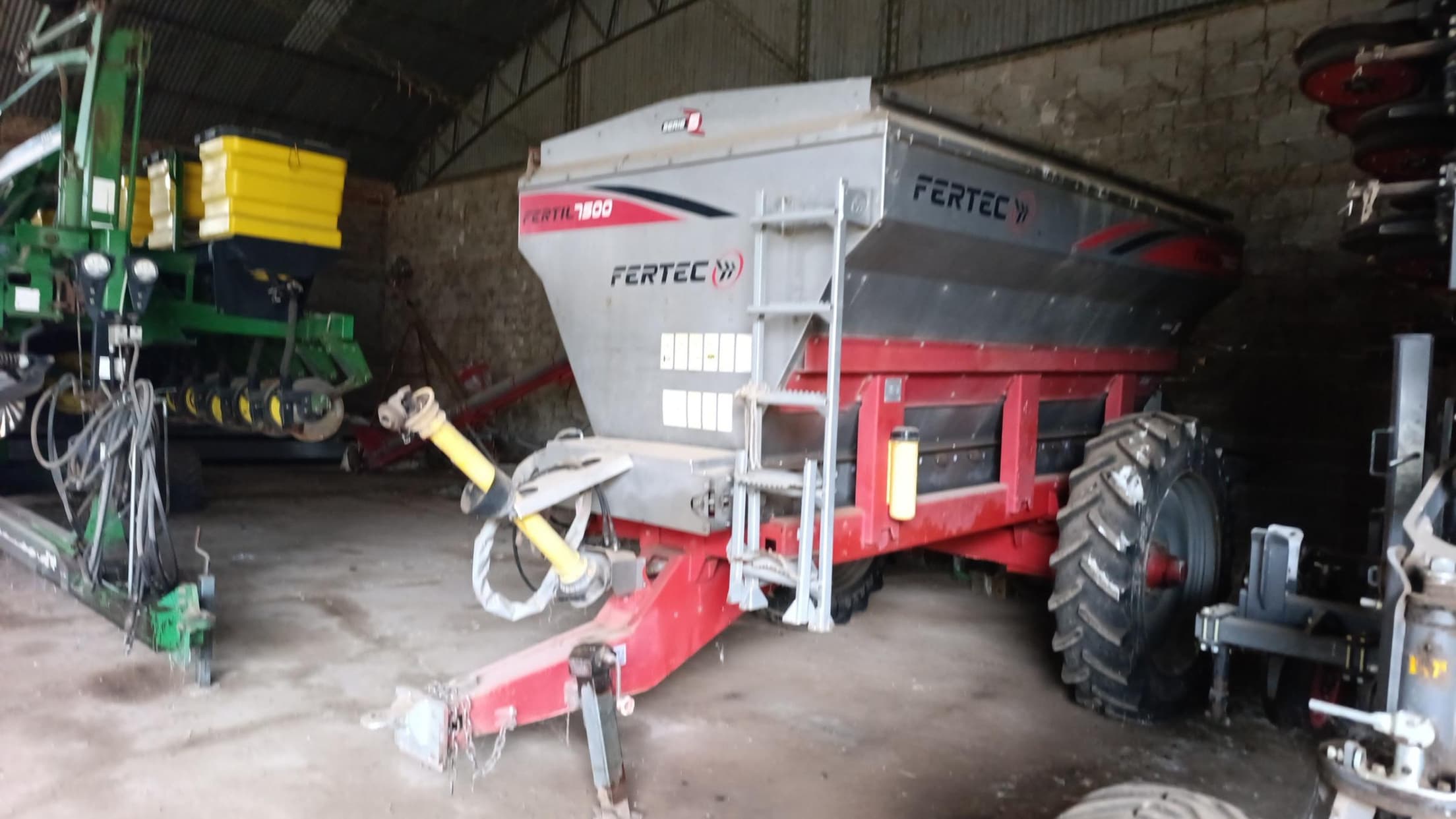 FERTILIZADORA FERTIL 6TN, Año: 2006, Cantidad: 1 unidad, Condición: usado. LOC: MONTE BUEY, provincia de Córdoba