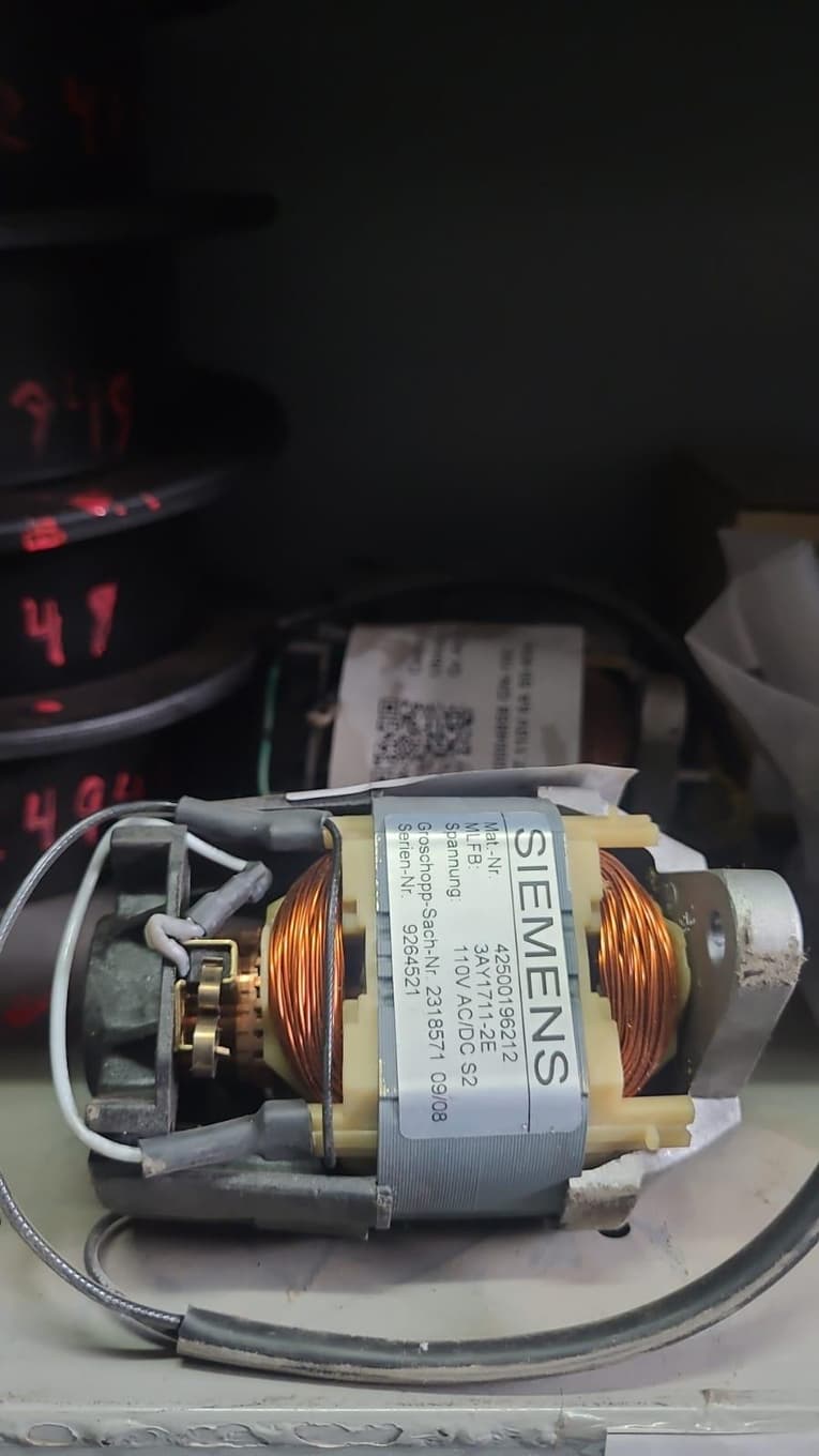 MOTOR ELECTRICO, Cantidad: 21 unidades, Condición: sin uso. LOC: Refinería Luján de Cuyo, provincia de Mendoza