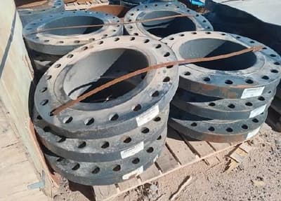 Bridas WN 16"/8" sin uso y materiales varios, Cantidad: 34 Unidades, Condición: Sin uso. LOC: Neuquén, provincia de Neuquén
