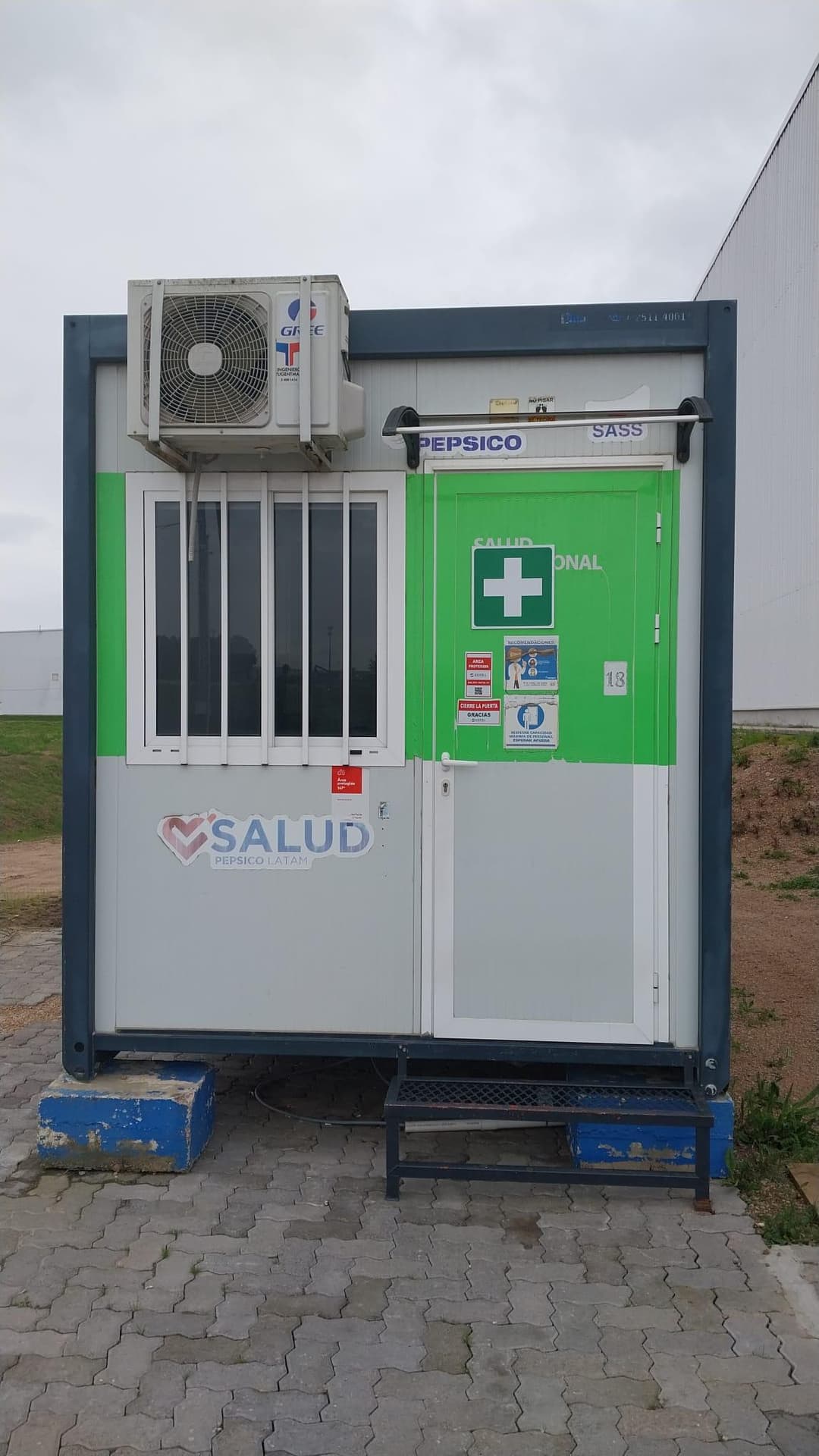 Contenedor térmico acondicionado para hospitalito