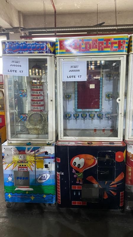 Maquina para premios, Cantidad: 2 unidades, Condición: usado, rezago con posibles faltantes. LOC: Ciudad Autónoma de Buenos Aires