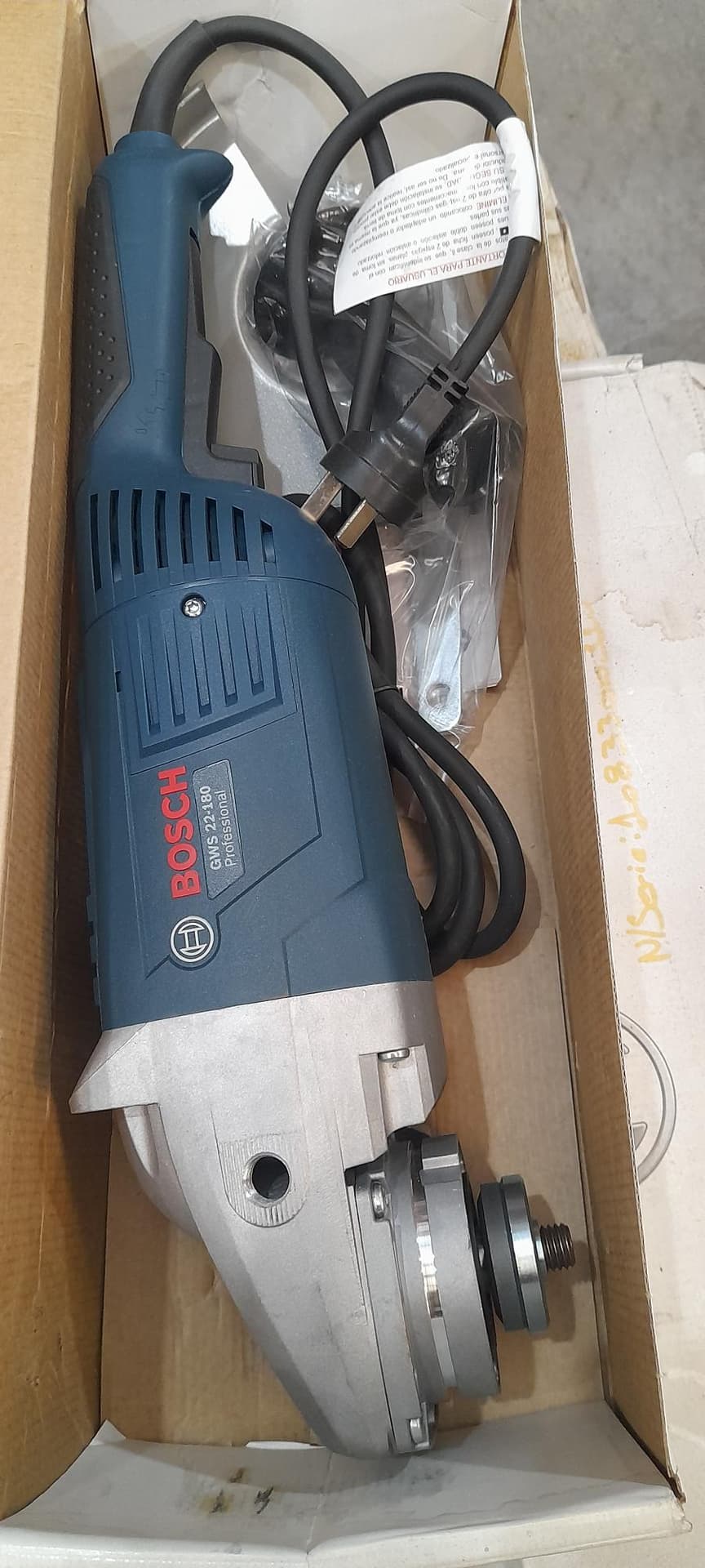 AMOLADORA ANGULAR Bosch  7" GWS 22-180, Cantidad: 23 Unidades, Condición: sin uso. LOC: Don Torcuato, provincia de Buenos Aires