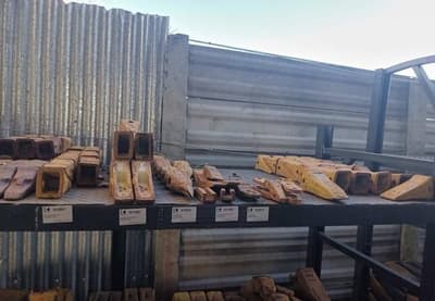 UÑAS/DIENTES DE BALDES, Cantidad: 236 unidades, Condición: sin uso. LOC: Don Torcuato, provincia de Buenos Aires