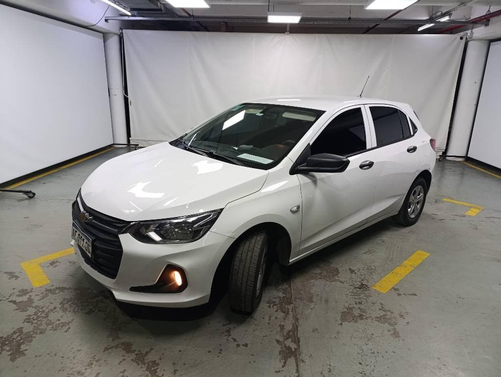 CHEVROLET SEDAN 5 PTAS  ONIX 1.2 MT, Año 2020. DOM: AE091OG. Ubicación: San Fernando, provincia de Buenos Aires