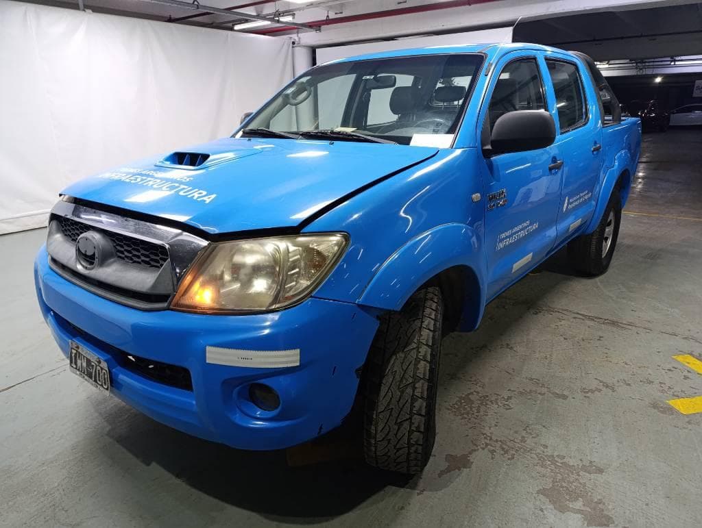 TOYOTA PICK-UP HILUX 4X4 CABINA DOBLE SR C/AB 3.0 TDI, Año 2010. DOM: IWM700. Ubicación: San Fernando, provincia de Buenos Aires