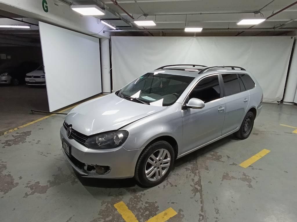 VOLKSWAGEN RURAL 5 PUERTAS VENTO 2.0 TPF, Año 2012. DOM: LWW909. Ubicación: Playa San Fernando, provincia de Buenos Aires