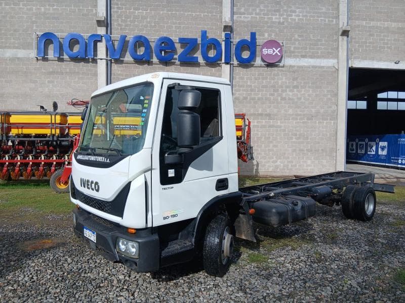 IVECO CHASIS CON CABINA 90190, Año 2023. DOM: AG247TS. Ubicación: San Miguel de Tucumán, provincia de Tucumán