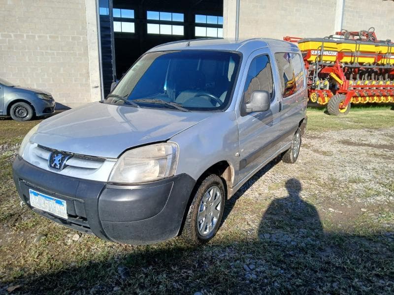PEUGEOT FURGÓN PARTNER CONFORT 1.6 HDI, Año 2016. DOM: AA459PQ. Ubicación: San Miguel de Tucuman, provincia de Tucumán
