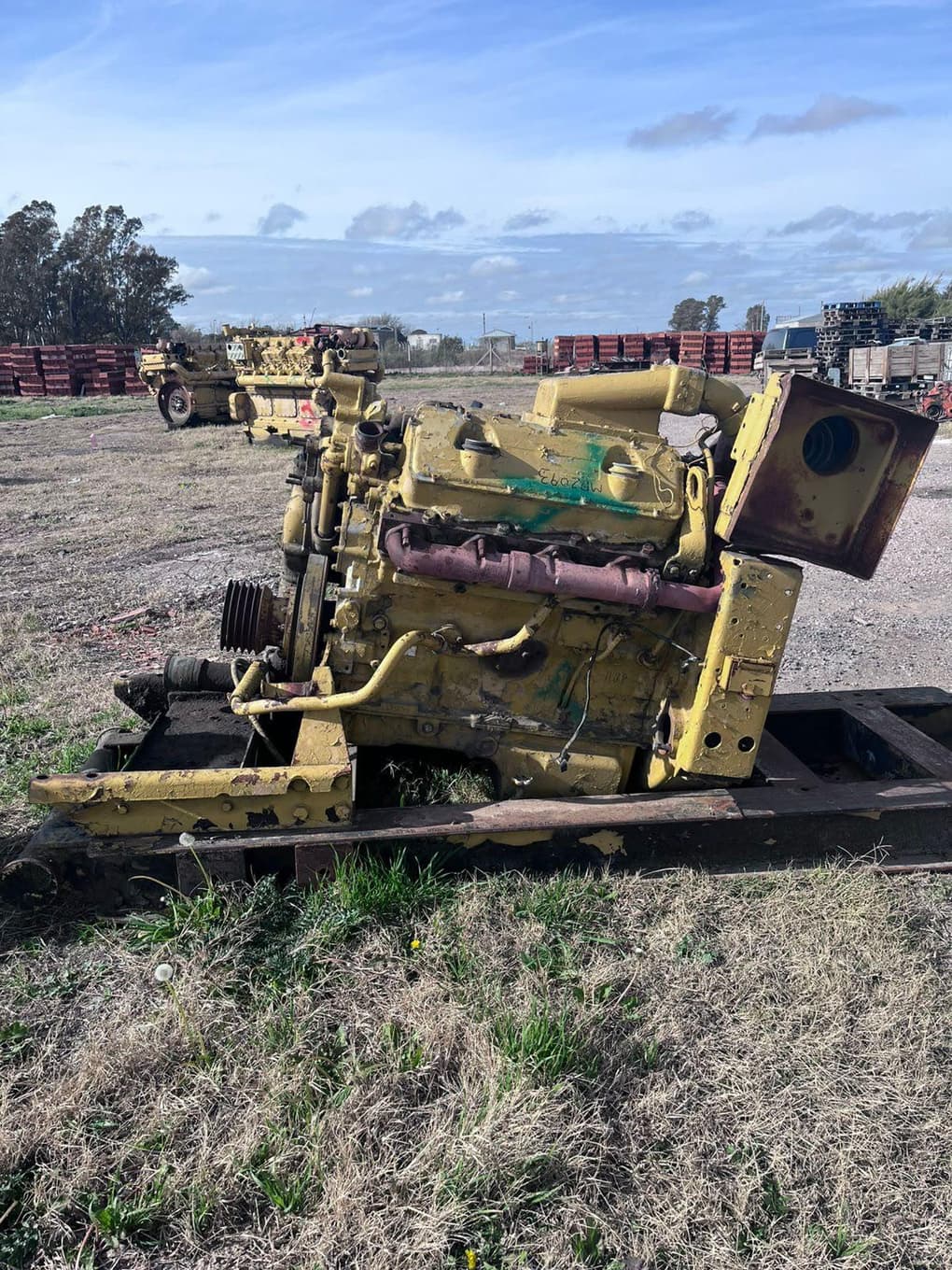 MOTORES, Cantidad: 3 unidades, Condición: usado, con posibles faltantes. LOC: General Villegas, provincia de Buenos Aires