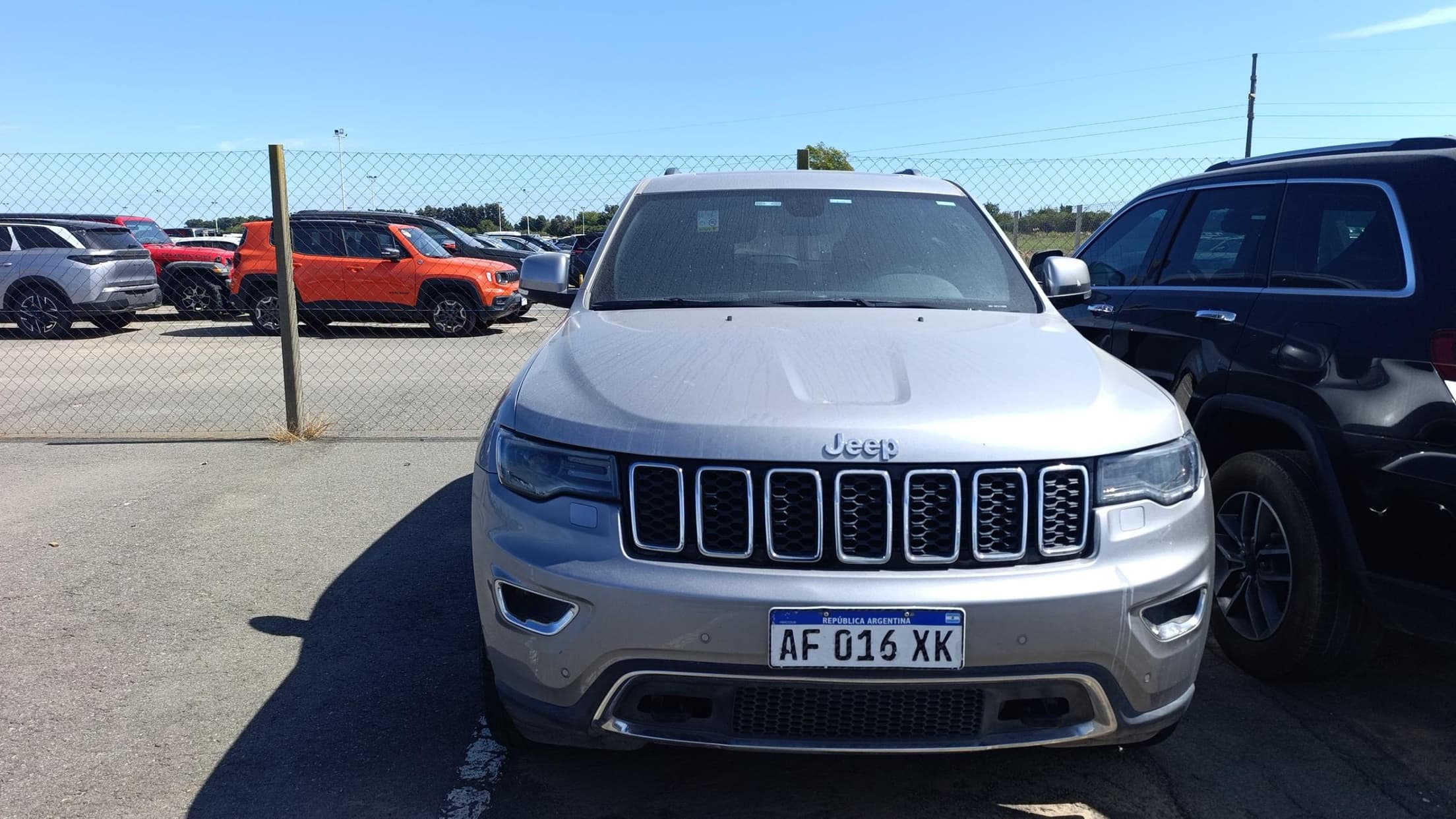 JEEP TODO TERRENO GRAND CHEROKEE LIMITED 4X4, Año 2021. DOM:  AF016XK . Ubicación: Zárate, provincia de Buenos Aires