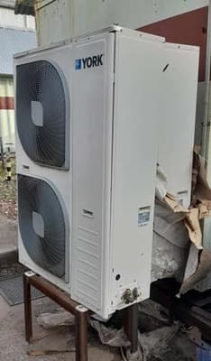AIRE ACONDICIONADO COMERCIAL YORK YFGN55, Cantidad: 4 unidades, Condición: usado, con posibles faltantes. LOC: Don Torcuato, provincia de Buenos Aires