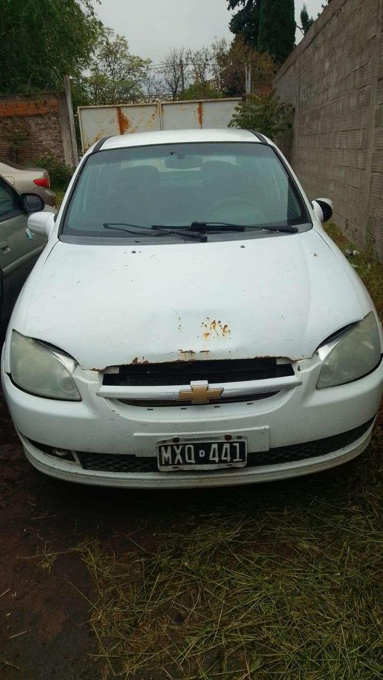 Chevrolet Sedan 4 ptas Classic 4 ptas LS AA + DIR 1.4N, Año 2013. DOM: MXQ441. Ubicación: Médanos, provincia de Buenos Aires