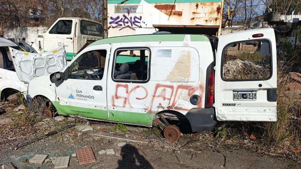 Chatarra de cascos de vehículos, Cantidad: 4 unidades, Condición: rezago. LOC: San Fernando, provincia de Buenos Aires