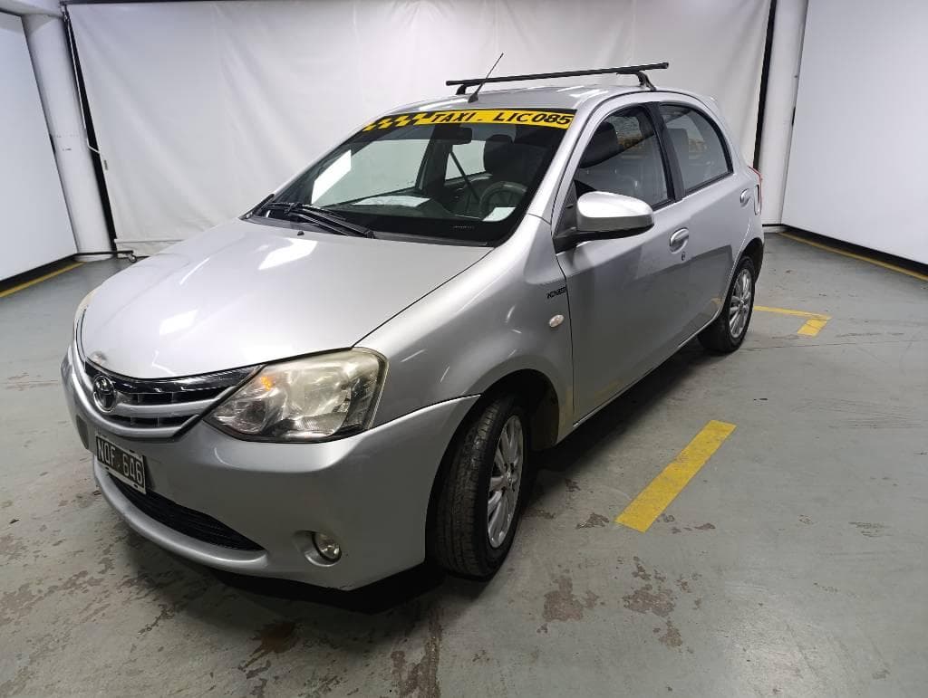TOYOTA SEDAN 5 PUERTAS ETIOS XLS 1.5 M/T, Año 2014. DOM: NQF646. Ubicación: San Fernando, provincia de Buenos Aires