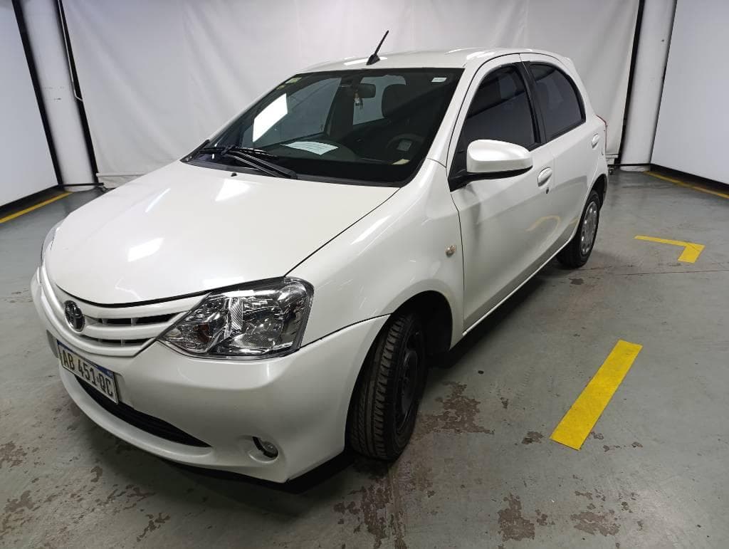 TOYOTA SEDAN 5 PUERTAS ETIOS XS 1.5 6M/T, Año 2017. DOM: AB451QC. Ubicación: San Fernando, provincia de Buenos Aires