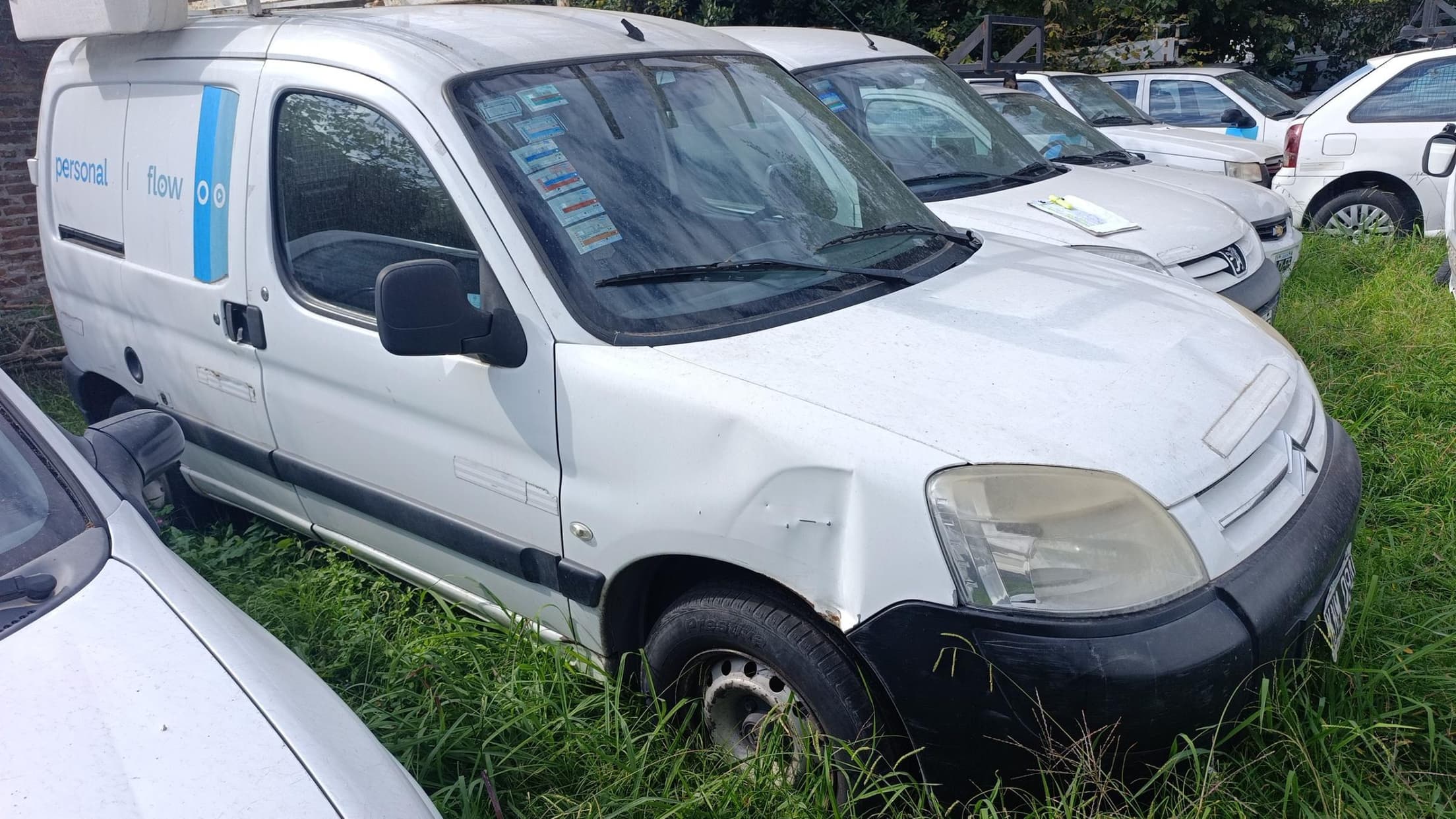 PEUGEOT FURGON BERLINGO 1.4 FULL, Año 2011. DOM: KNM084. Ubicación: Lujan, provincia de Buenos Aires