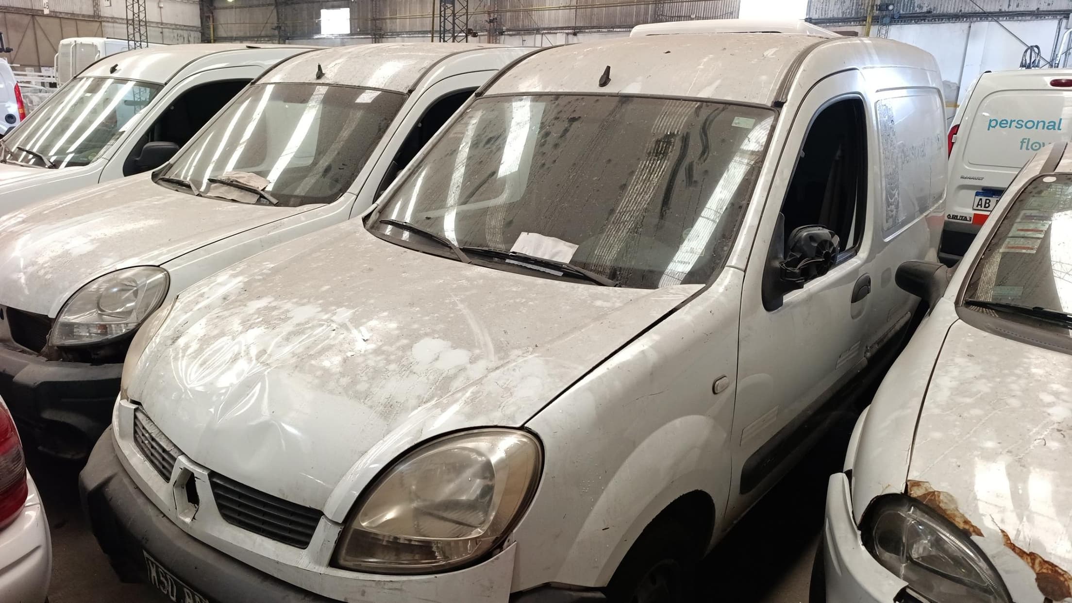 RENAULT FURGON KANGOO CONFORT 1.6 CD AA DA SVT 1PLC, Año 2011. DOM: KSO847. Ubicación: San Martín, provincia de Buenos Aires