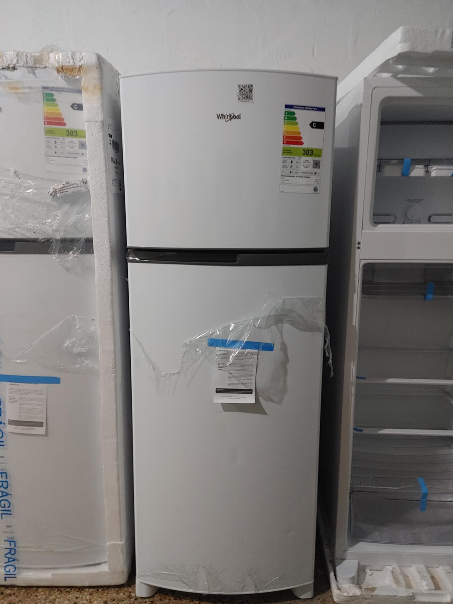 Heladera Whirlpool WRM40MB, Cantidad: 1 unidad, Condición: rezago. LOC: Lomas del Mirador, provincia de Buenos Aires