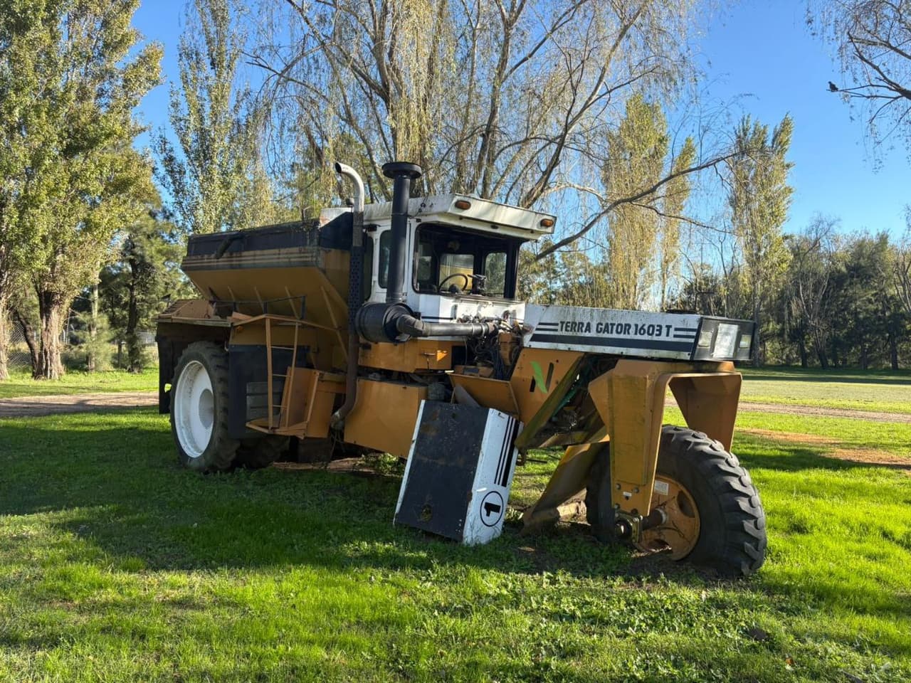 AG-CHEM N/A TERRAGATOR SOLIDO 1603 T, Año 1997. DOM: EQ245AC . Ubicación: FRENCH, provincia de Buenos Aires