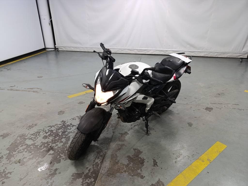 BAJAJ MOTOCICLETA ROUSER 200, Año 2023. DOM: A197HGV. Ubicación: Playa San Fernando, provincia de Buenos Aires