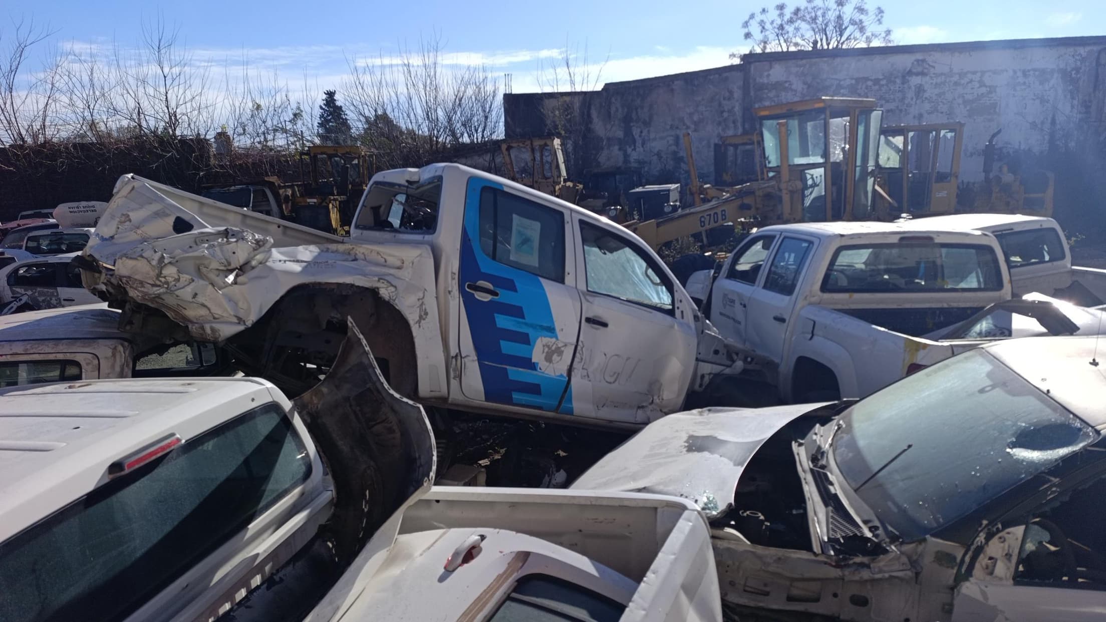 Chatarra de cascos de vehículos, Cantidad: 26 unidades, Condición: rezago. LOC: Tigre, provincia de Buenos Aires