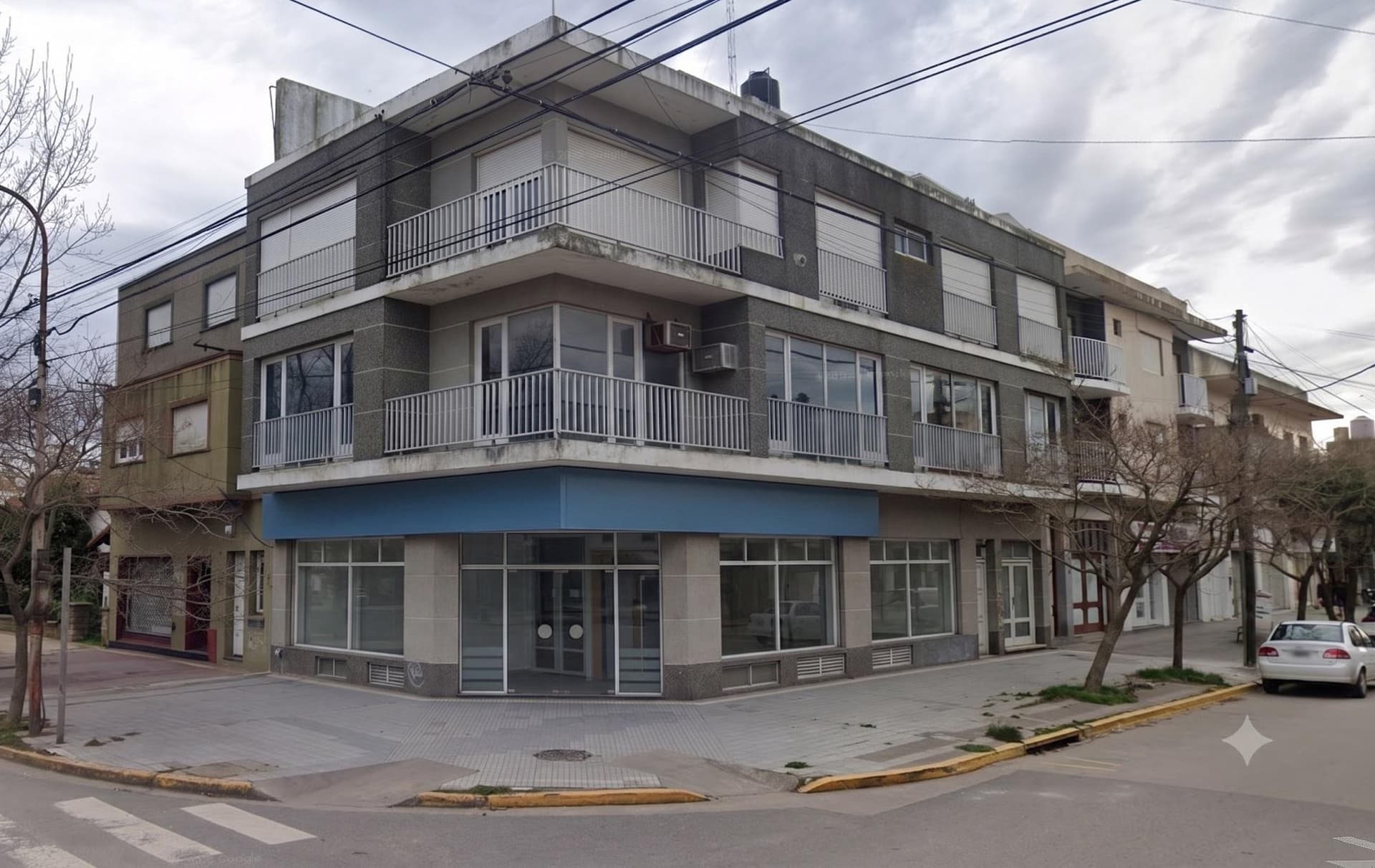 EX SUCURSAL BANCARIA + VIVIENDA - Av 23 (Av Mitre) nº 1501, Miramar, Bs As
