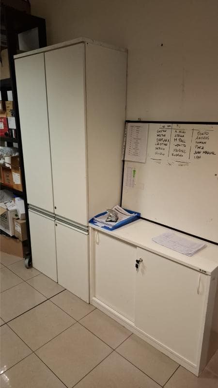 Bibliotecas , Cantidad: 2 unidades, Condición: usado. LOC: Moreno, provincia de Buenos Aires