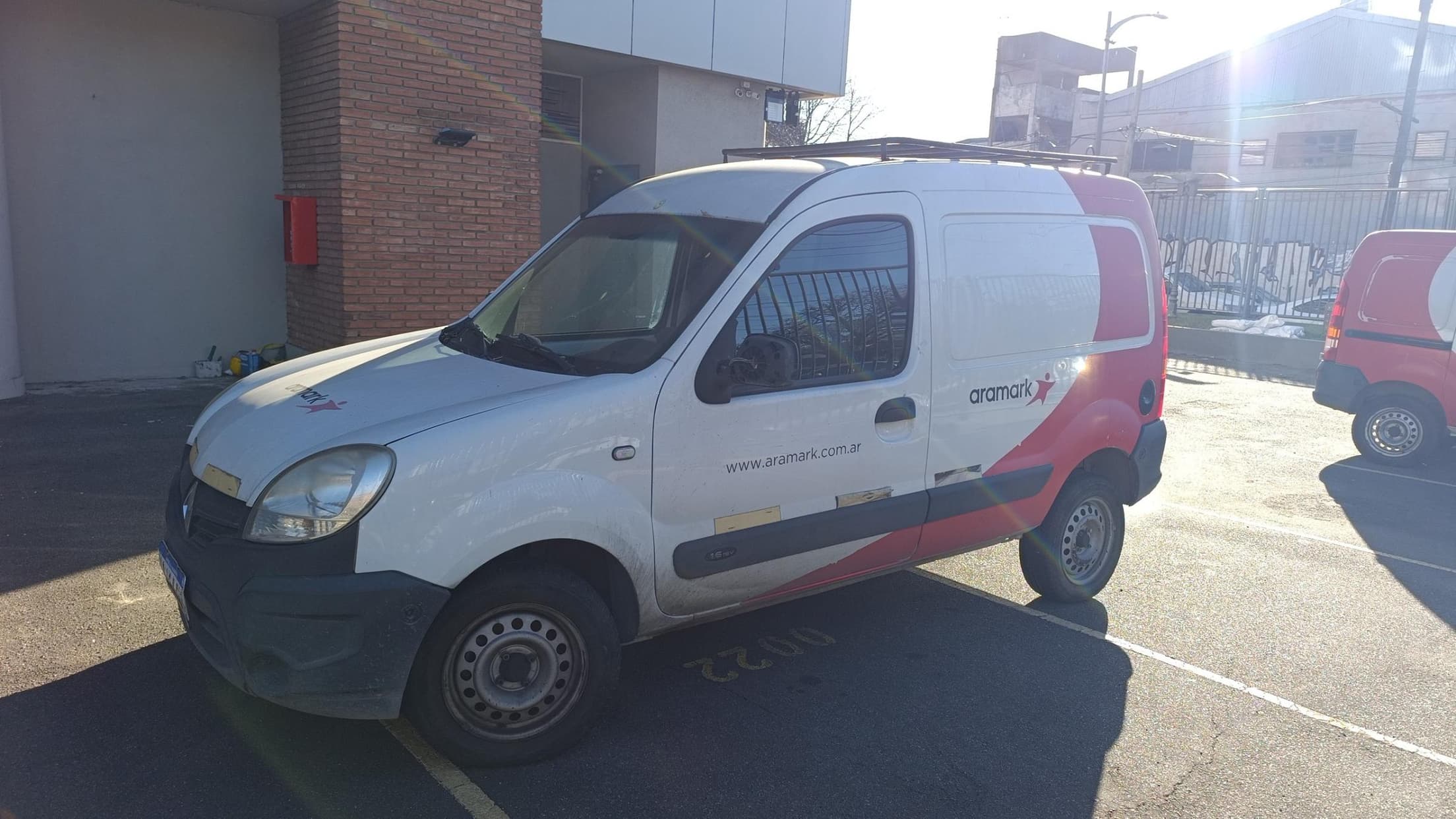 RENAULT FURGON KANGOO PH3 CONFORT 1.6 1P, Año 2016. DOM: AA414QV. Ubicación: Olivos, provincia de Buenos Aires