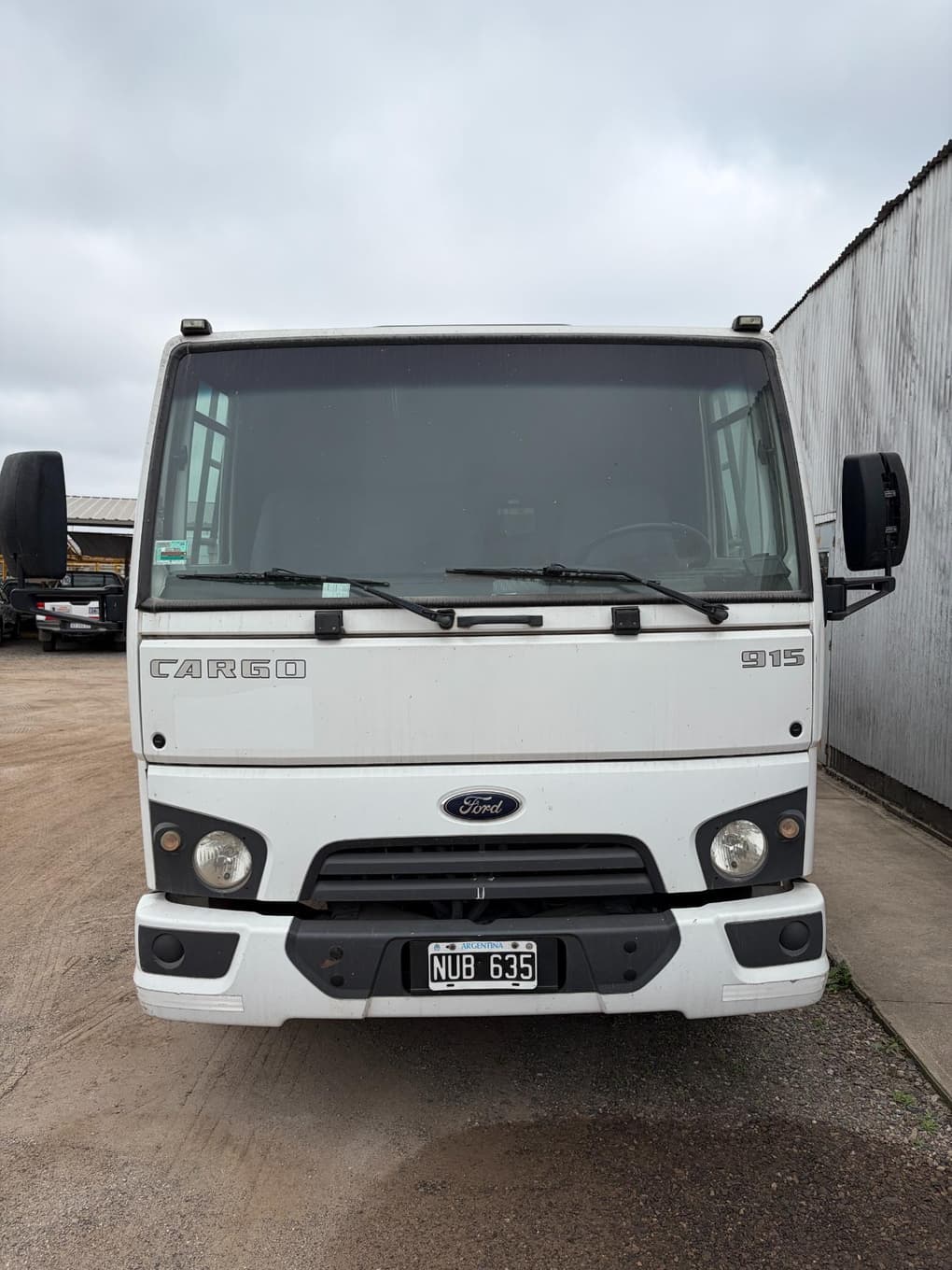 FORD CHASIS C/CABINA CARGO 915E, Año 2014. DOM: NUB635. Ubicación: , provincia de Córdoba