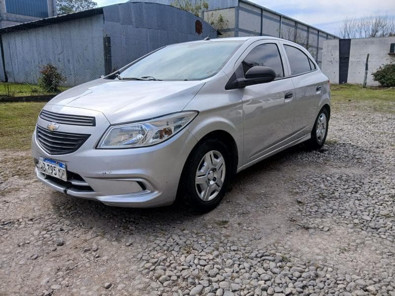 CHEVROLET SEDAN 5 PUERTAS ONIX JOY 5P 1.4 N LS MT, Año 2017. DOM: AB795MK. Ubicación: Playa San Miguel de Tucumán, provincia de Tucumán