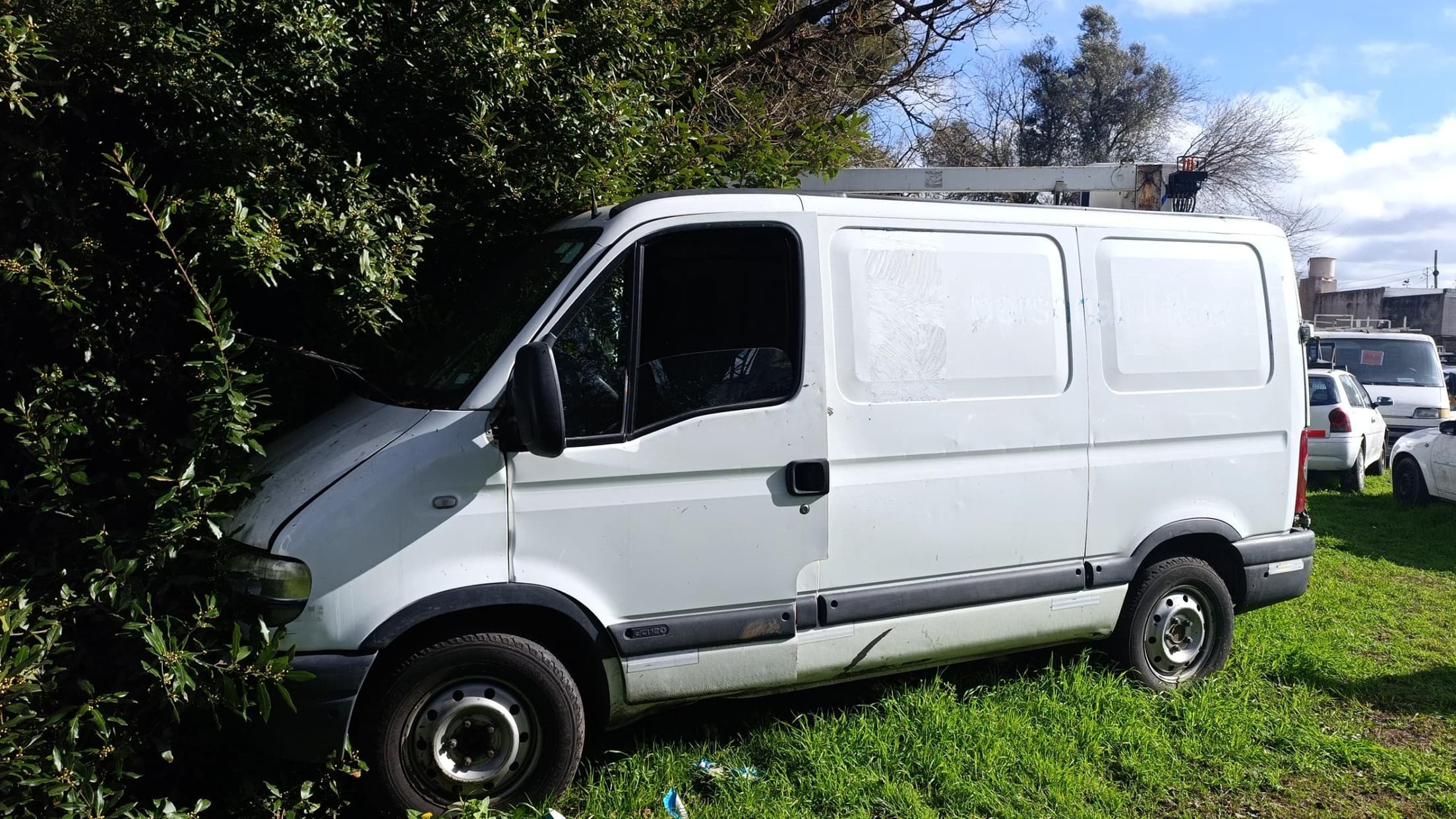 RENAULT FURGON MASTER DCI 120 CORTO, Año 2008. DOM: HGV164. Ubicación: Lujan, provincia de Buenos Aires