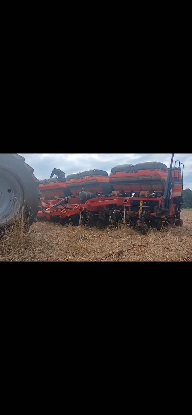 Sembradora Baldan PLB (2 líneas), Cantidad: 1 unidad, Condición: usado, con posibles faltantes. LOC: Estancia Katuete, Colonia Independencia, Distrito San Agustín, Paraguay.