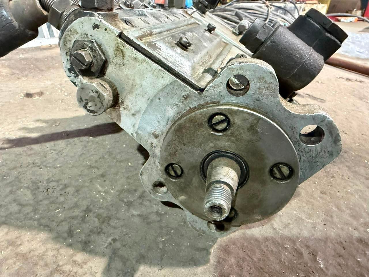 BOMBA INYECTORA Bosch  DIESEL EN LÍNEA, Cantidad: 1 unidad, Condición: usado, con posibles faltantes. LOC: SALTO, provincia de Buenos Aires