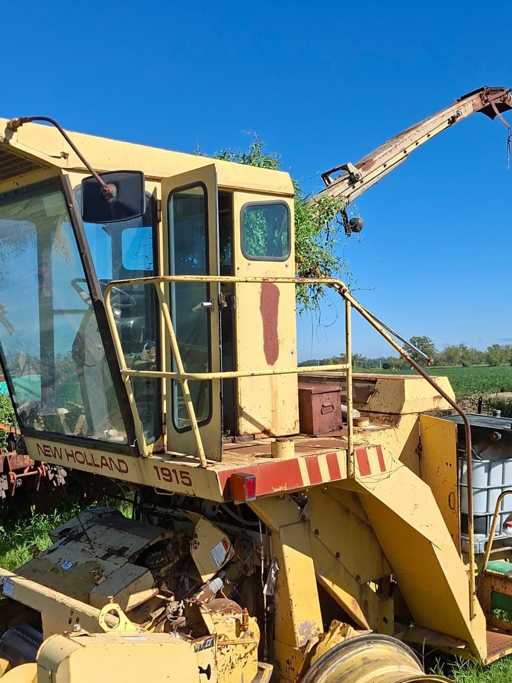 Picadora New Holland 360N4, Año: 1993, Cantidad: 1 unidad, Condición: usado, con posibles faltantes. LOC: Arroyito, provincia de Córdoba