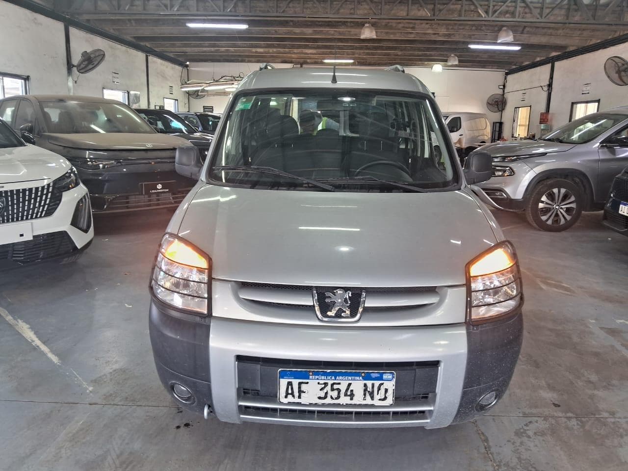 PEUGEOT SEDAN 5 PUERTAS PARTNER PATAGONICA VTC PLUS 1.6 HDI 92 AM21, Año 2020. DOM: AF354NO. Ubicación: El Palomar, provincia de Buenos Aires