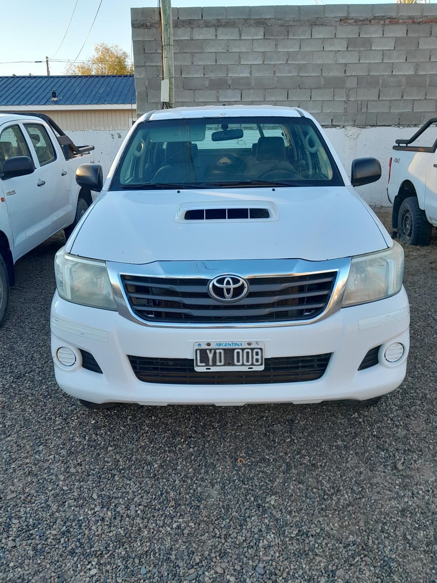 TOYOTA PICK UP HILUX 4X4 CABINA DOBLE DX PACK 2.5 TDI, Año 2012. DOM: LYD008. Ubicación: Las Heras, provincia de Santa Cruz