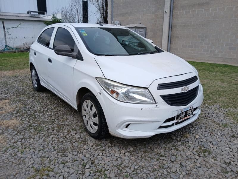 CHEVROLET SEDAN 5 PUERTAS ONIX 1.4 N LT, Año 2015. DOM: PHP892. Ubicación: San Miguel de Tucumán, provincia de Tucumán