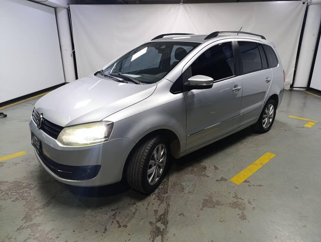 VOLKSWAGEN SEDAN 5 PUERTAS SURAN 1.6L 5D 679, Año 2014. DOM: NXA425. Ubicación: San Fernando, provincia de Buenos Aires