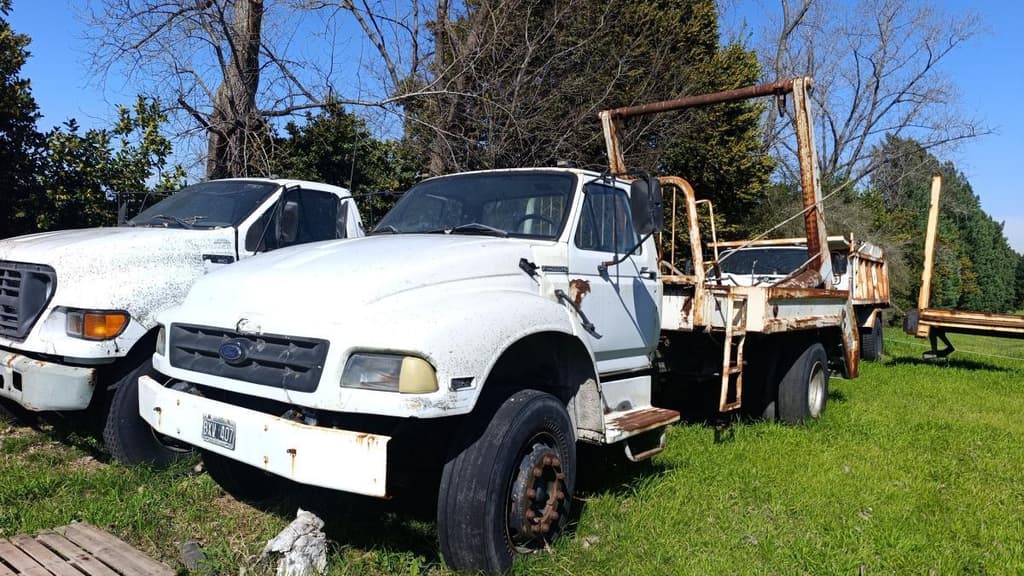 FORD CHASIS C/CABINA F-14.000, Año 1998. DOM: BXV407. Ubicación: LLAVALLOL, provincia de Buenos Aires