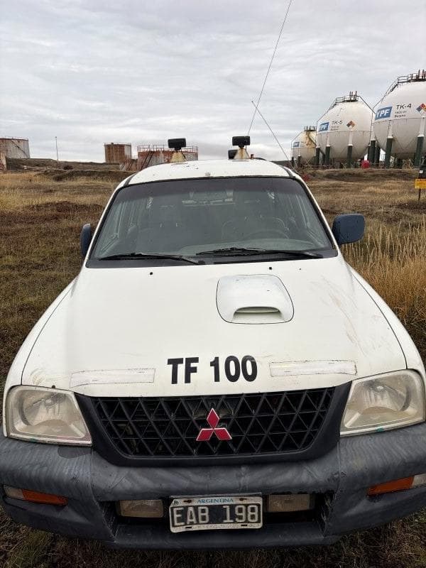 MITSUBISHI PICK UP L200 (CABINA DOBLE), Año 2002. DOM: EAB198. Ubicación: Planta Cruz del Sur, Rio Grande, provincia de Tierra del Fuego