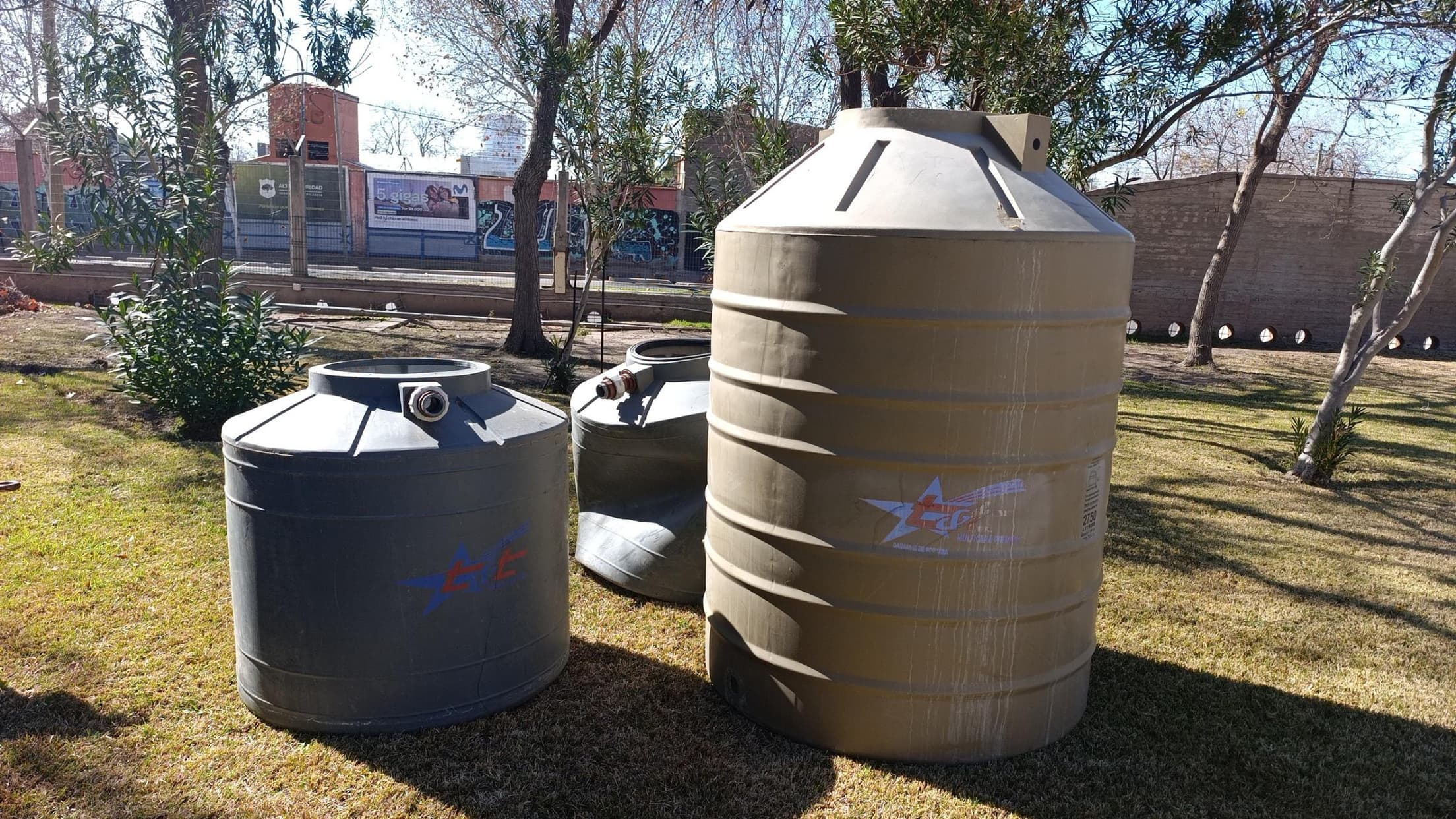 TANQUES DE AGUA, Cantidad: 3 unidades, Condición: usado, con posibles faltantes. LOC: GODOY CRUZ, provincia de Mendoza