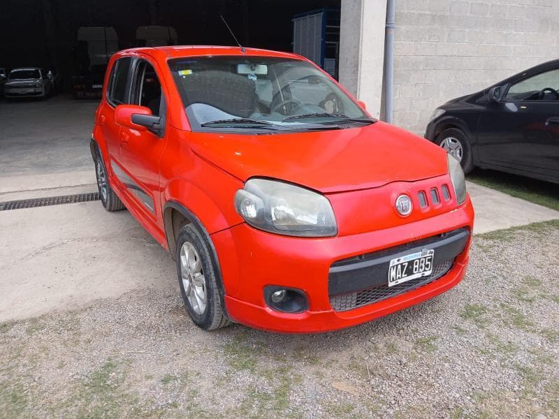 FIAT SEDAN 5 PTAS UNO SPORTING 1.4 8V, Año 2013. DOM: MAZ835. Ubicación: San Miguel de Tucumán, provincia de Tucumán