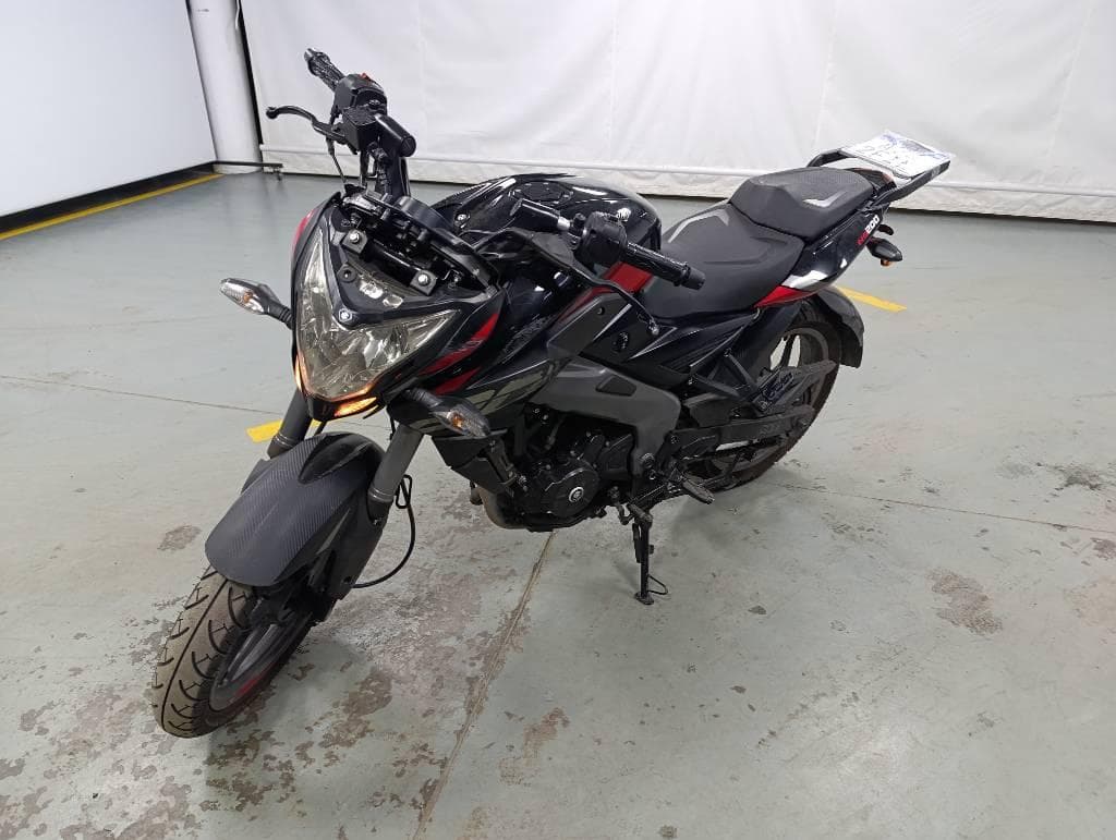 BAJAJ  MOTOCICLETA  ROUSER 200, Año 2024. DOM: A232FIE. Ubicación: San Fernando, provincia de Buenos Aires