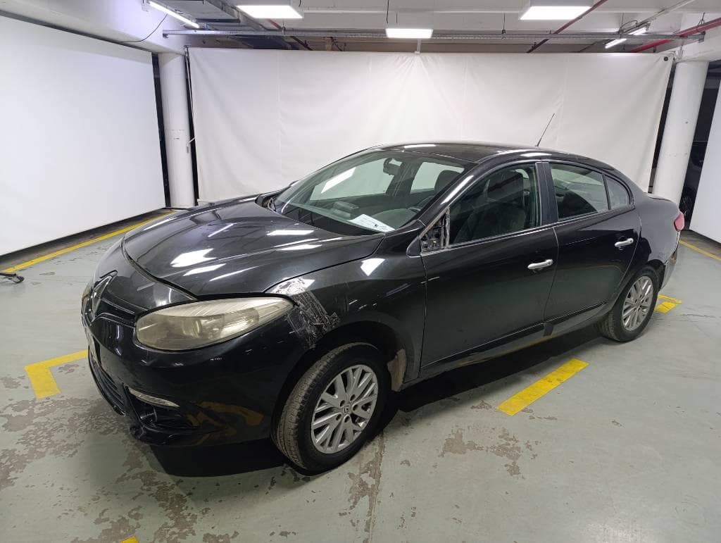 RENAULT SEDAN 4 PUERTAS FLUENCE PH2 2.0 LUXE CVT, Año 2016. DOM: AA475DY. Ubicación: Playa San Fernando, provincia de Buenos Aires