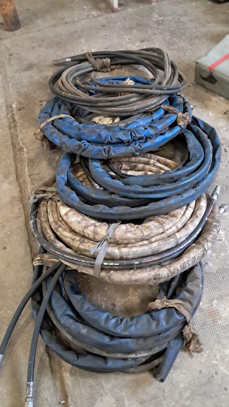 Mangueras hidráulicas Forcestream EN 857 2SC DN12, Cantidad: 5 unidades, Condición: usado, con posibles faltantes. LOC: Ciudad Autónoma de Buenos Aires