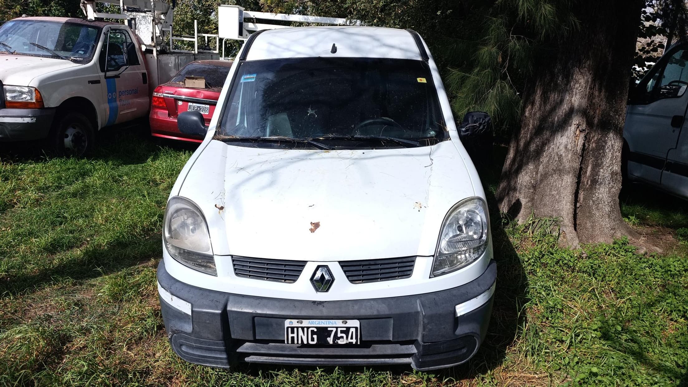 RENAULT FURGON KANGOO CONFORT 1.5 DCI CD DA SVT 1P, Año 2008. DOM: HNG754. Ubicación: Lujan, provincia de Buenos Aires