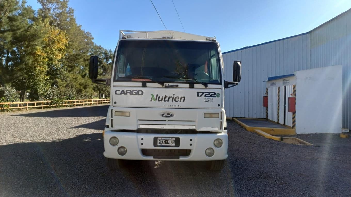 FORD CHASIS C/CABINA CARGO 1722, Año 2009. DOM: HXK460. Ubicación: El arbolito, provincia de Buenos Aires