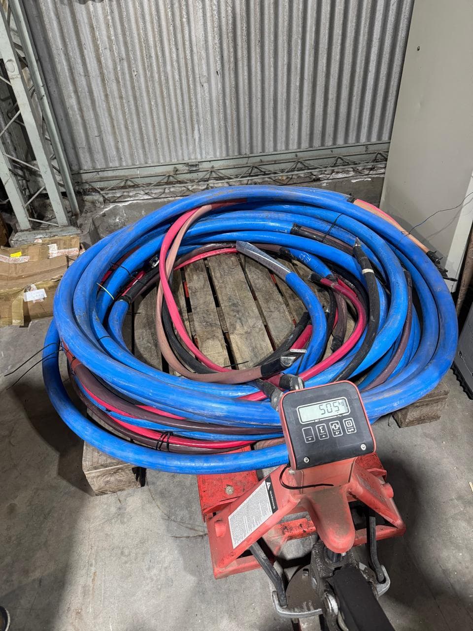 Pallet/cajas de diversos conductores eléctricos., Cantidad: 4 pallets, Condición: rezago. LOC: El Bracho, provincia de Tucumán